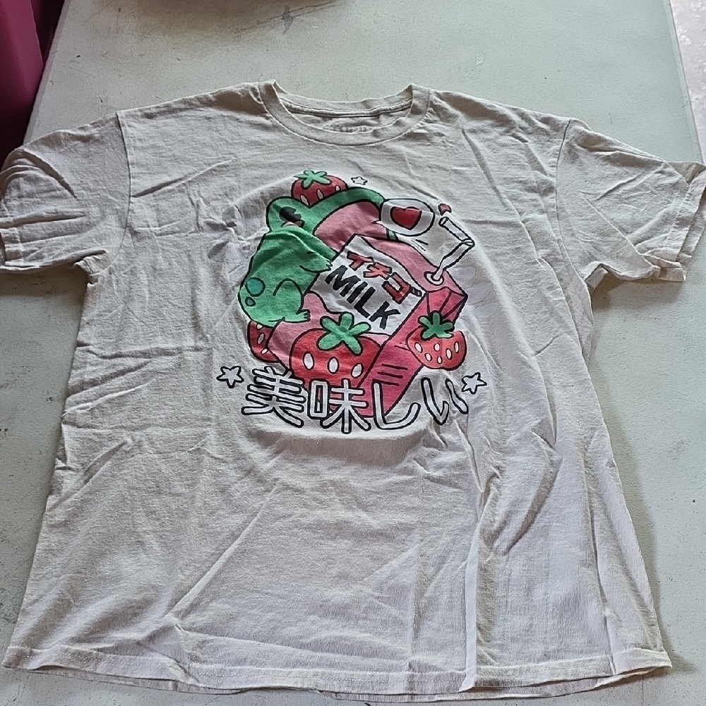 Hot Topic White Graphic Tee